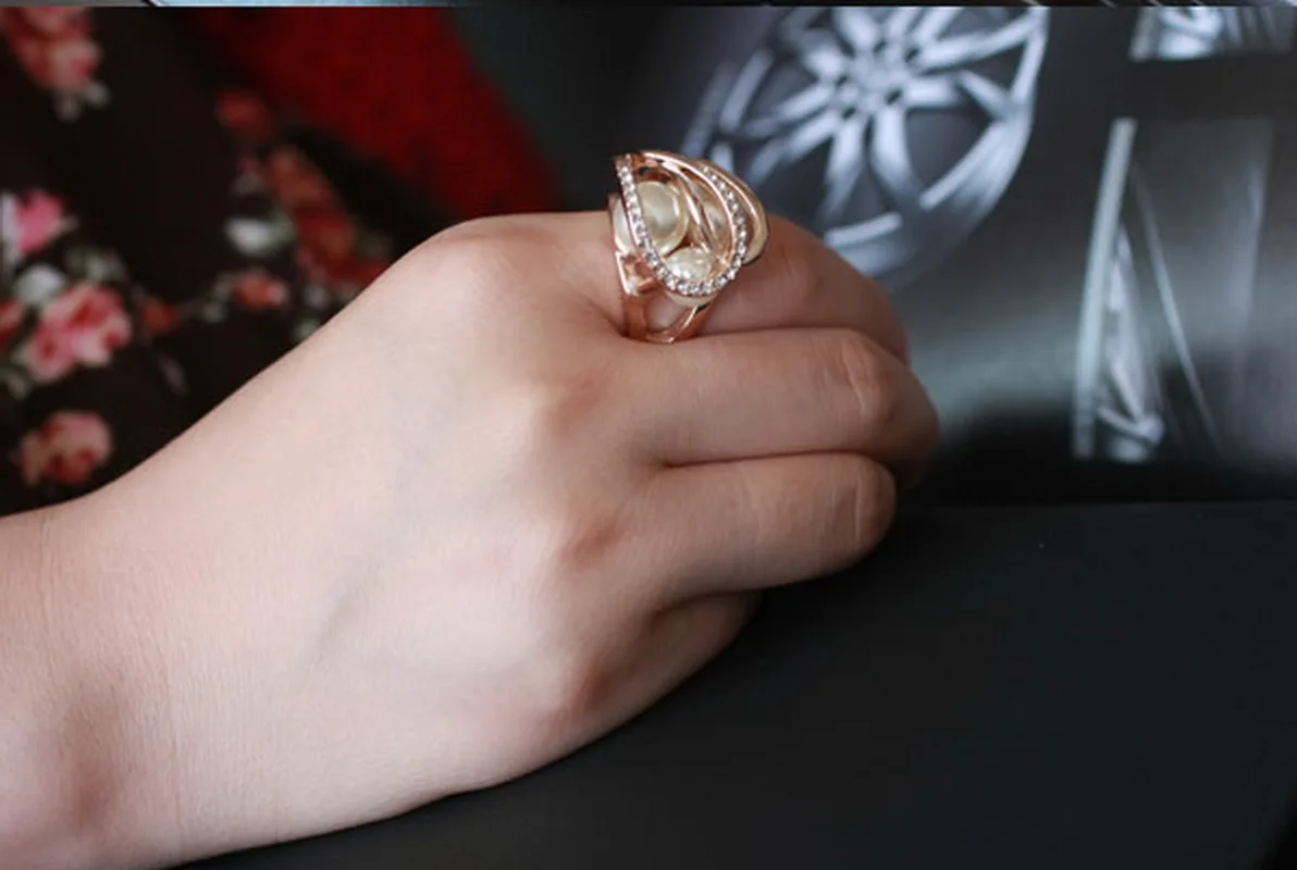 Кольцо из австрийского хрусталя с искусственным жемчугом | Украшения и