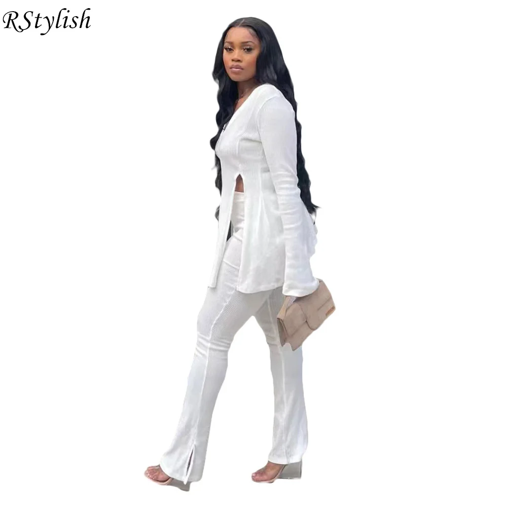 

Женский трикотажный комплект из двух предметов, привлекательный трикотажный топ с V-образным вырезом и длинными рукавами и брюки-клеш с выс...