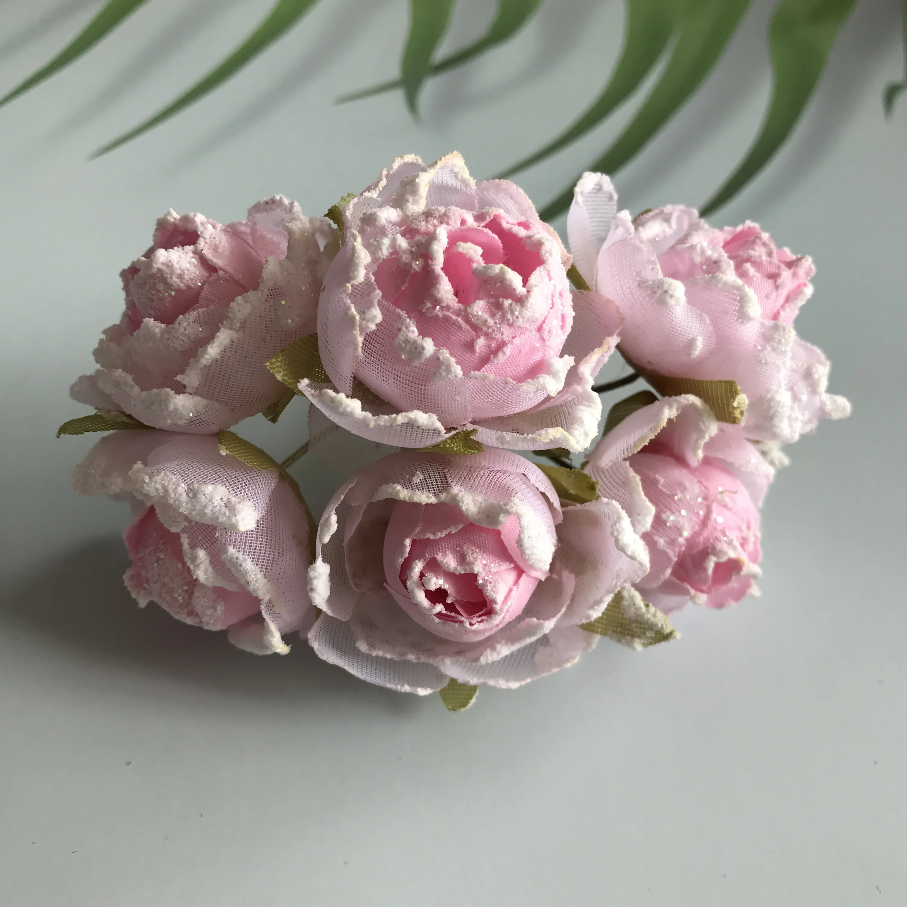 

Искусственные розы из шелка для свадьбы