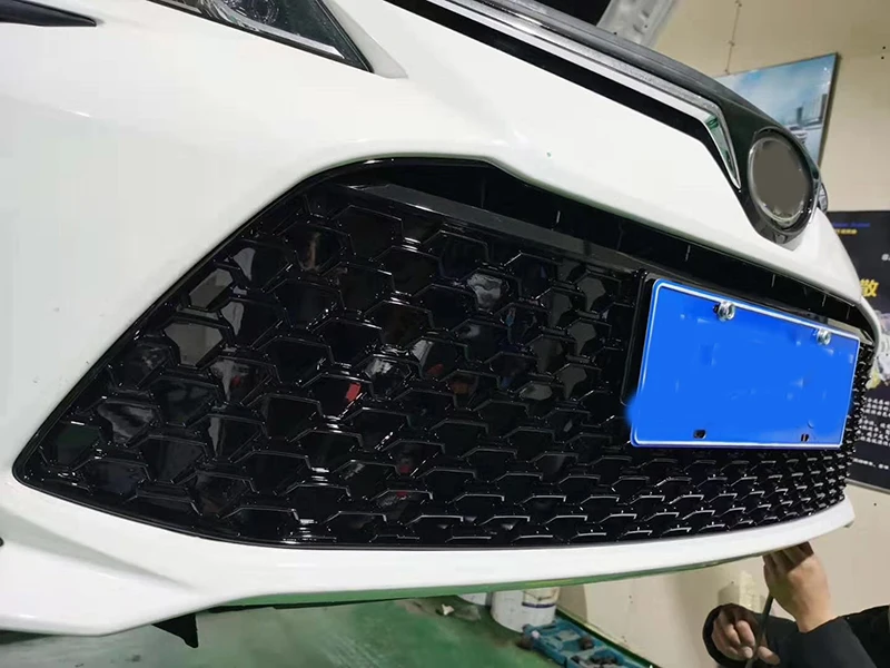 Решетки для передних гонок Toyota New Corolla 2019 2020 комплект кузова решетка переднего
