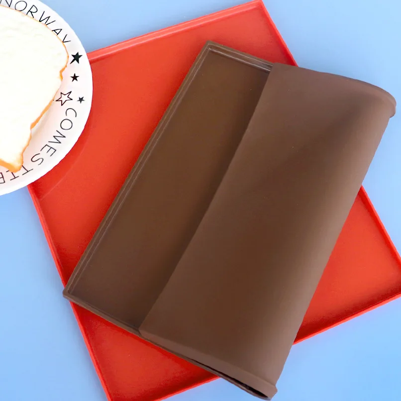 

Light / heavy silicone Swiss Roll mat rolls are heat resistant, easy to clean and reusable