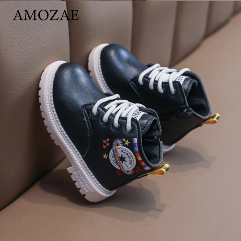 

2020 Autumn and Winter New Children's Boots Korean Girls Simple Fashion Martin Boots Boys Non-slip Short Boots Single Boots