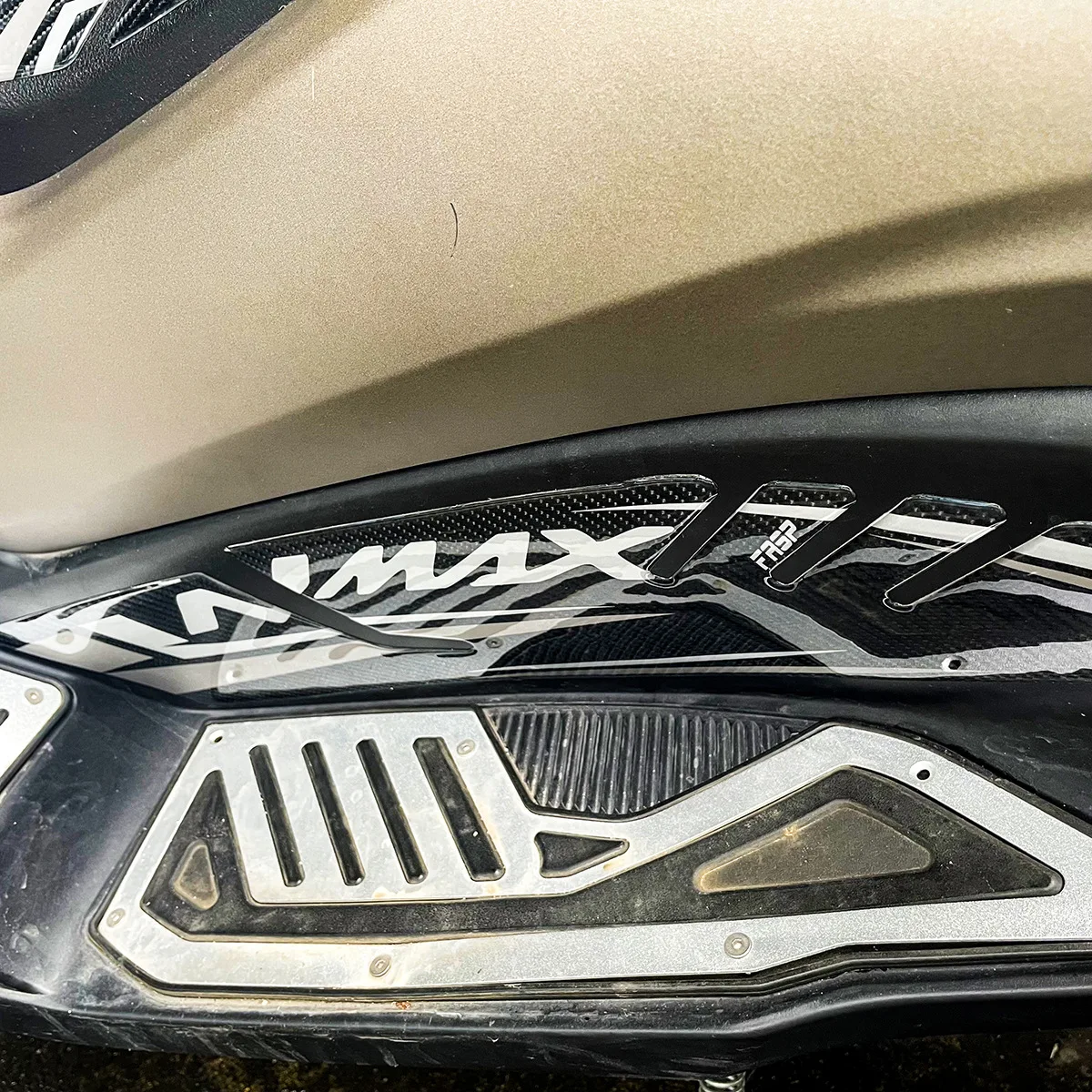 Защитная Наклейка на бак мотоцикла подходит для Yamaha NMAX115 NMAX 115 2020 2021 5D углеродное