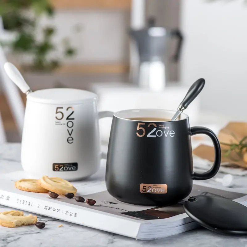 Черно белые чашки для влюбленных с крышкой и ложкой керамическая кофейная чашка