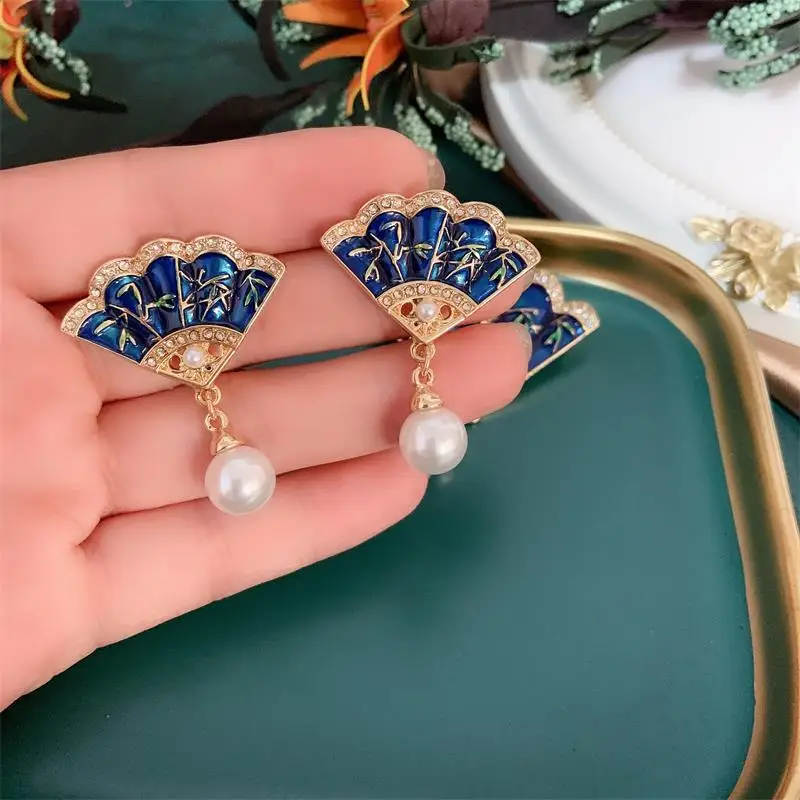 F. J4Z Новые Роскошные Броши для женщин Barroque имитация жемчуга Rhinesetone Tassel Fan образные штифты и серьги Ювелирные изделия Подарки