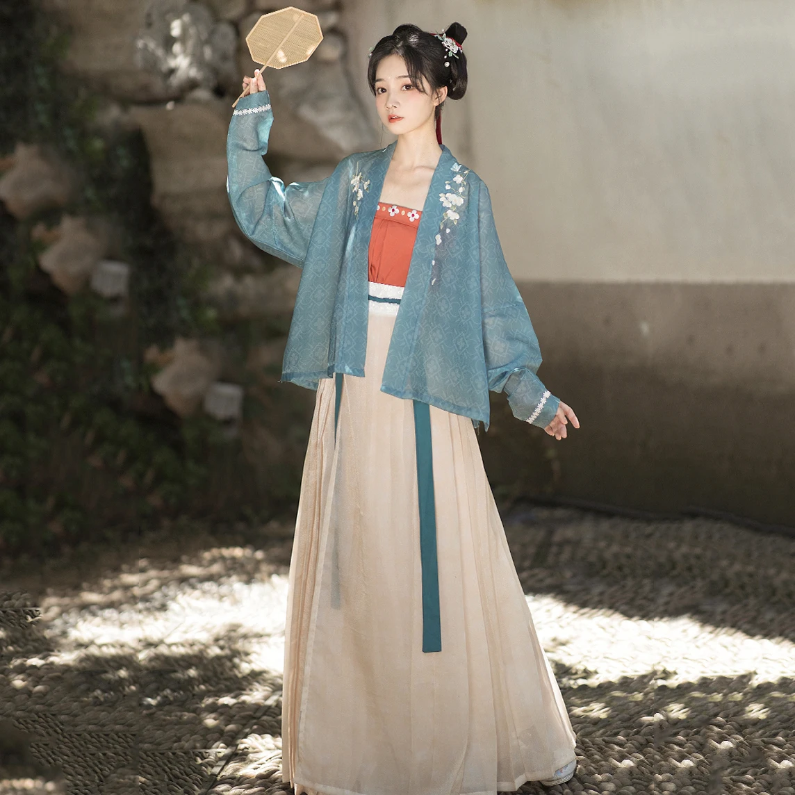 

Long Sleeve Women Blue Embroidery Flower V-Neck Ancient Clothing Spring New Han Dynasty Swordsma 4PCS Fairy Cosplay Costume