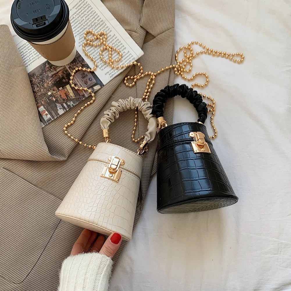 

Новая мода бутылку воды Форма плиссированные юбки из искусственной кожи для женщин мини сумки на плечо, через плечо, одноцветное Цвет повсе...