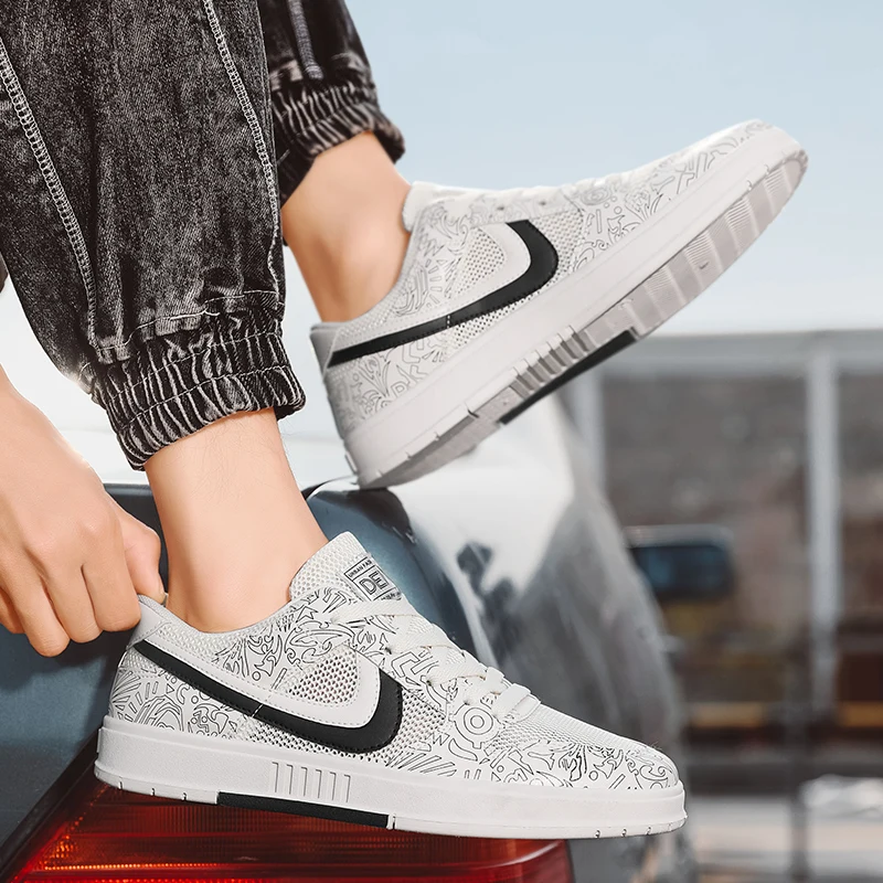 

CYYTL Graffiti Design Summer Sneakers for Men Casual Skateboard Shoes Low Top Sports Walking Students Trainers Mocassin Homme