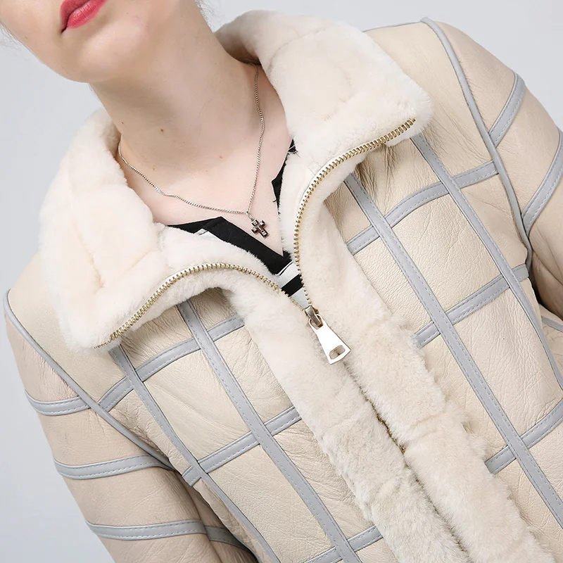 Natural Wool Sheep Shearing Autumn Winter Women's Tops Warm Leather Coat Women Vest New Fashion Sheepskin Sweater Vest Coat