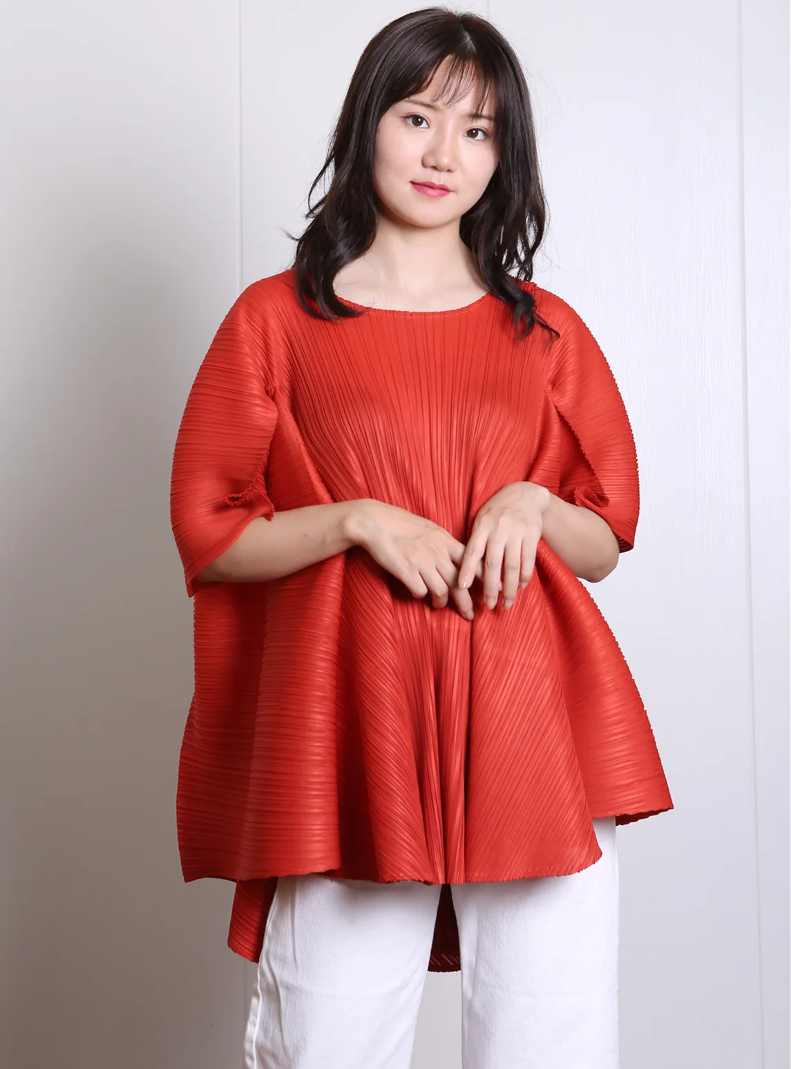 Women's Solid Color Loose Half Sleeve O-neck Pleated Cape