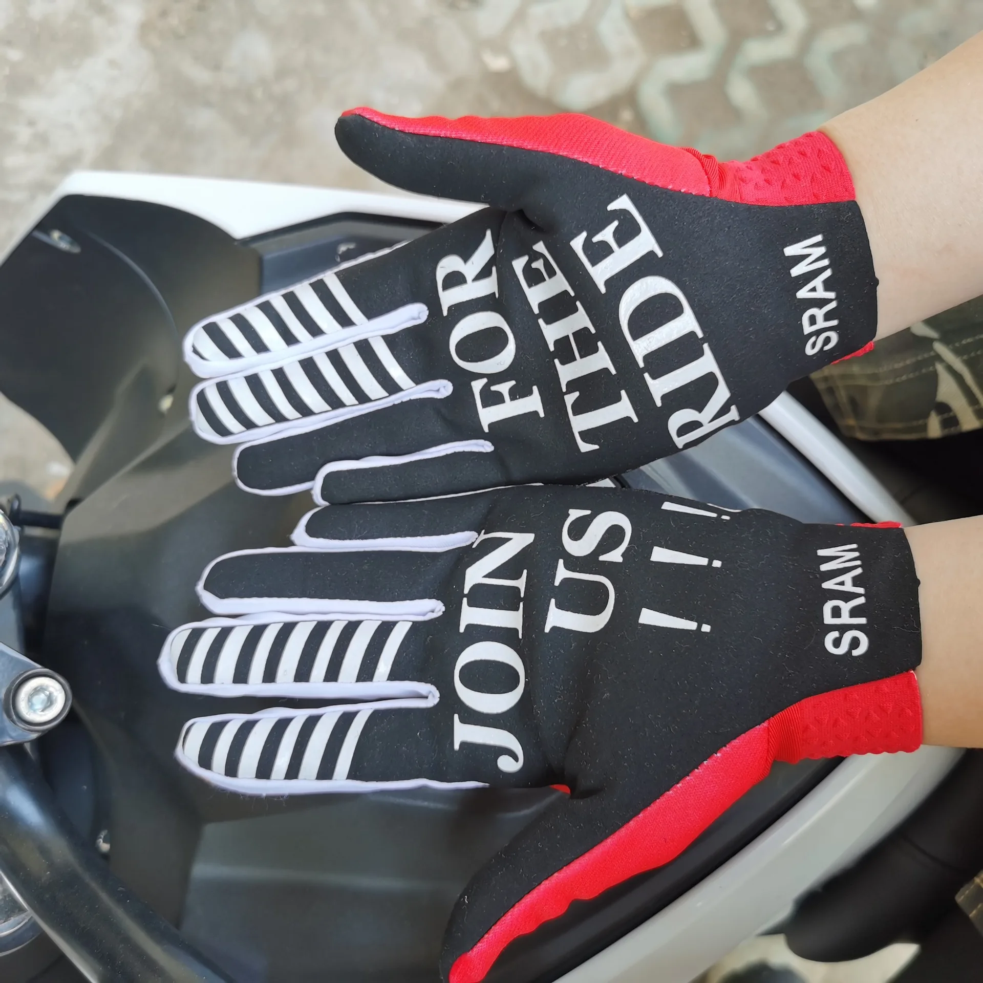 

SRAM new bicycle motorcycle cross-country cycling anti-fall wear-resistant breathable touch screen spring and autumn man gloves