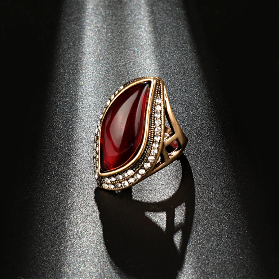 

Hot Unique Big Resin Luxury Rings For Women Fashion Glod Color Punk Charms Ring Jewelry Glass Rhinestone Ring Wholesal