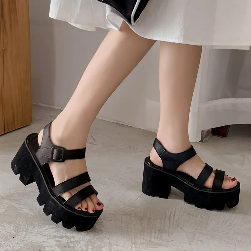 

Women's Shoes