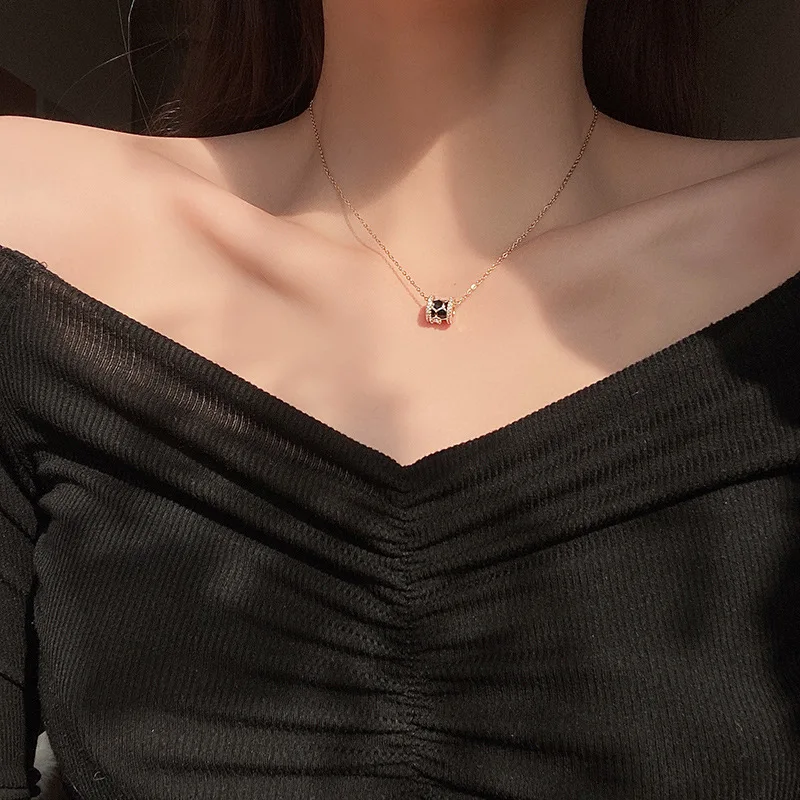 

European vintage temperament small quite waist black drill cold air pendant web celebrity titanium steel necklace