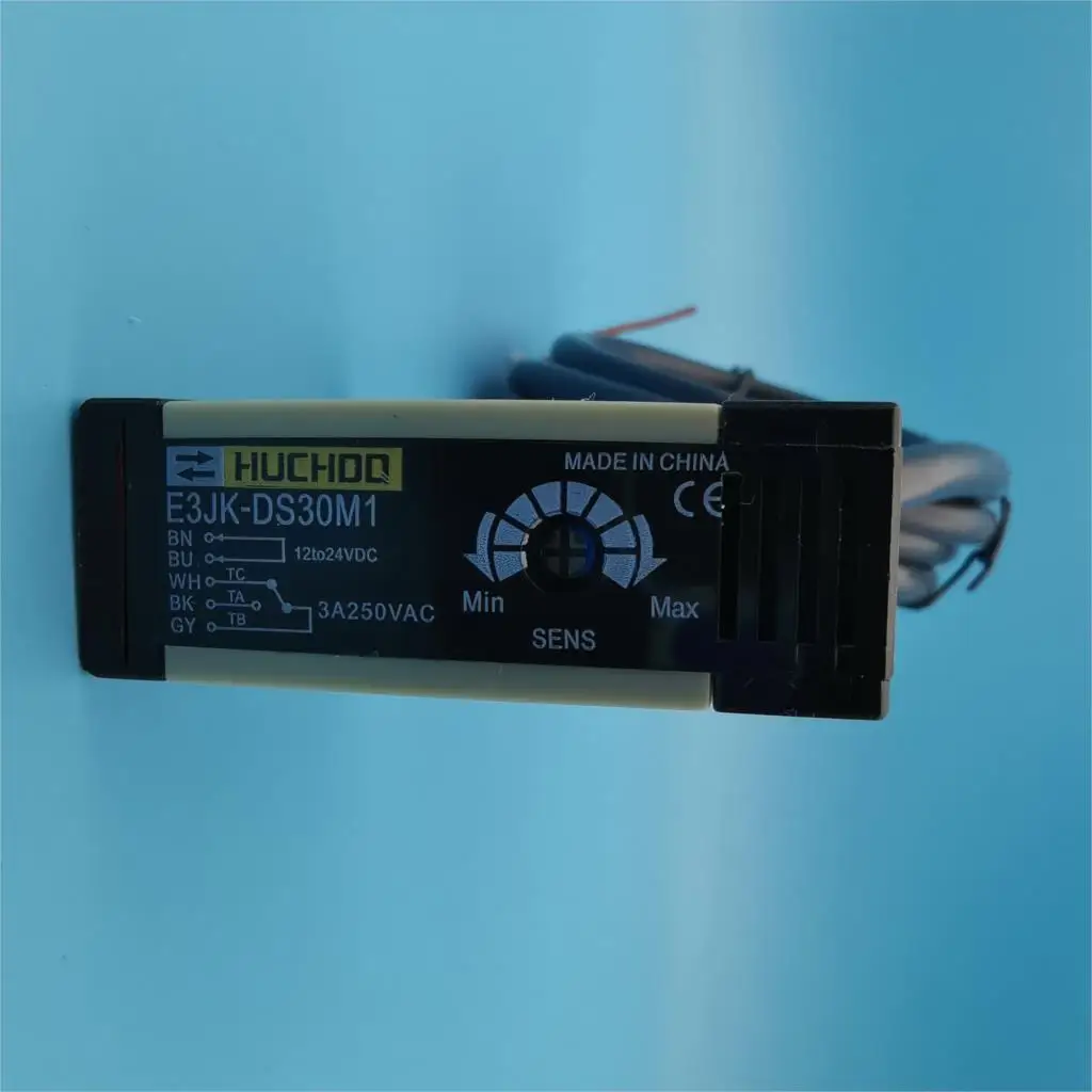Диффузный фотоэлектрический выключатель датчика E3JK-DS30M1 12-24VDC / 90-250VAC/ 12-240VDC 24-240VAC |