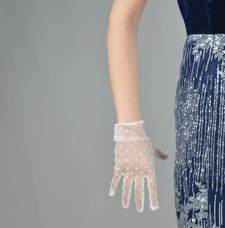 Женские прозрачные сетчатые перчатки R1909 черные вечерние с принтом в горошек для