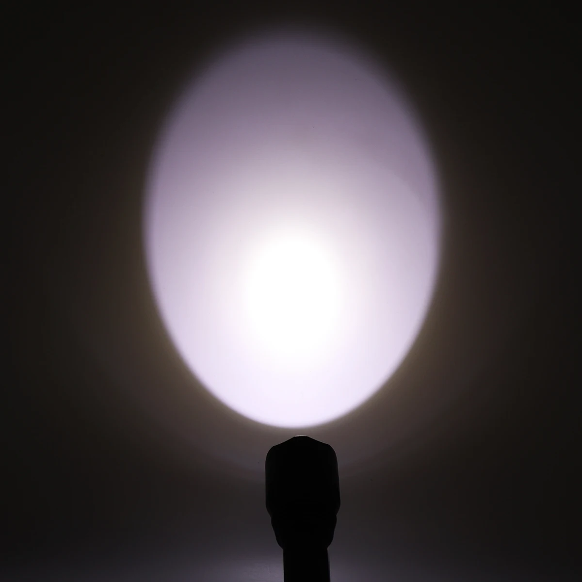 

SecurityIng LED Flashlight 3600 Lumens Lamp Beads White Light Waterproof Shockproof Tactical Torch for Hunting / Fishing