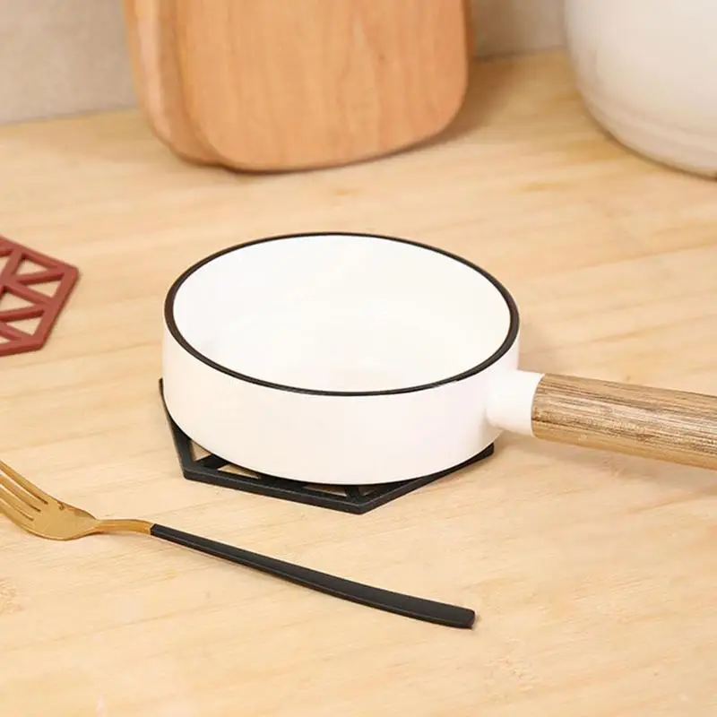 

Creative Pvc Dining Table Insulation Pad Household Placemats Hollow A3I6 For Table Heat-resistant Casserole Pad W1C6