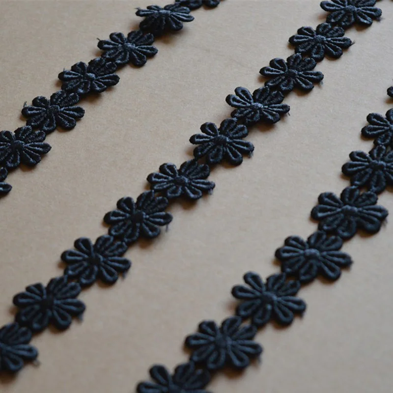 С низким уровнем затрат 1 Ярд 2 5 см в ширину черный непрерывной дырочку с цветами