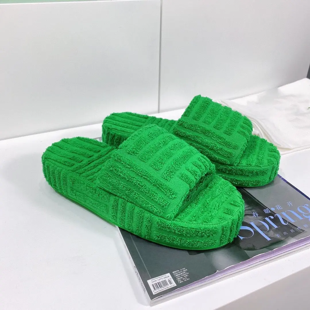 Женские тапочки 2021 Новые пушистые зеленые полотенца универсальная обувь женские