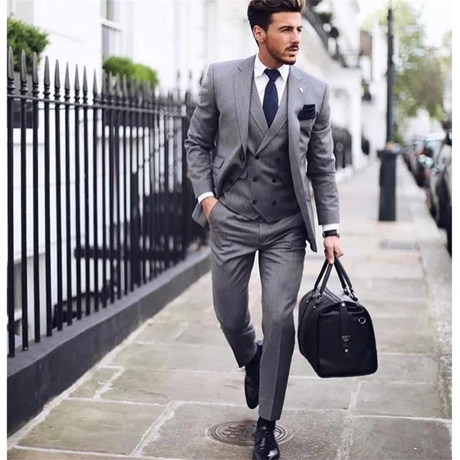 

Gray Handsome Men Tuxedo Groom Suits Notched Lapel Slim Fit Two Button High Quality Business Prom Party Blazer Jacket 3 Pieces