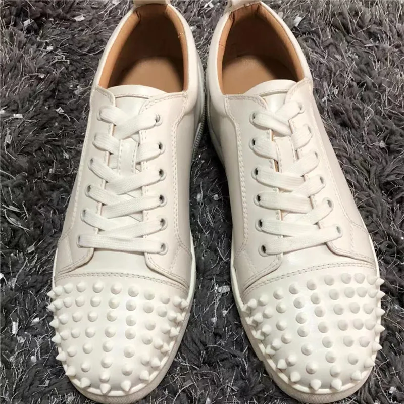 Женская обувь на плоской подошве с шипами цвет белый черный Zapatos De Mujer спортивная