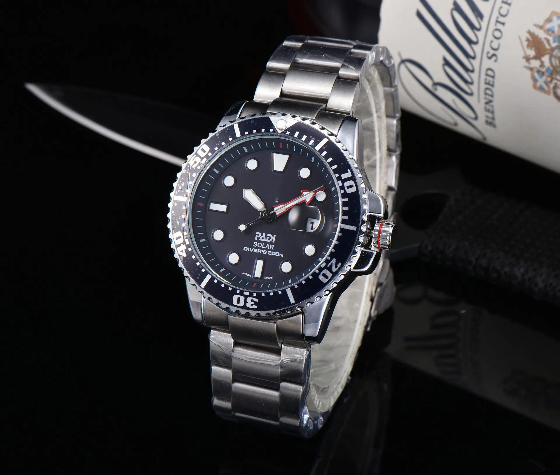 

Fashionable young men's high grade business wristwatch waterproof wristwatch high grade wristwatch