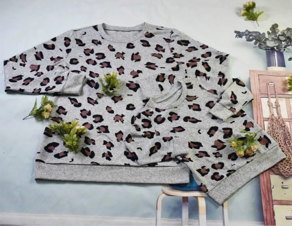 Одинаковая одежда для семьи Мама и я Повседневное леопардовое платье с длинными