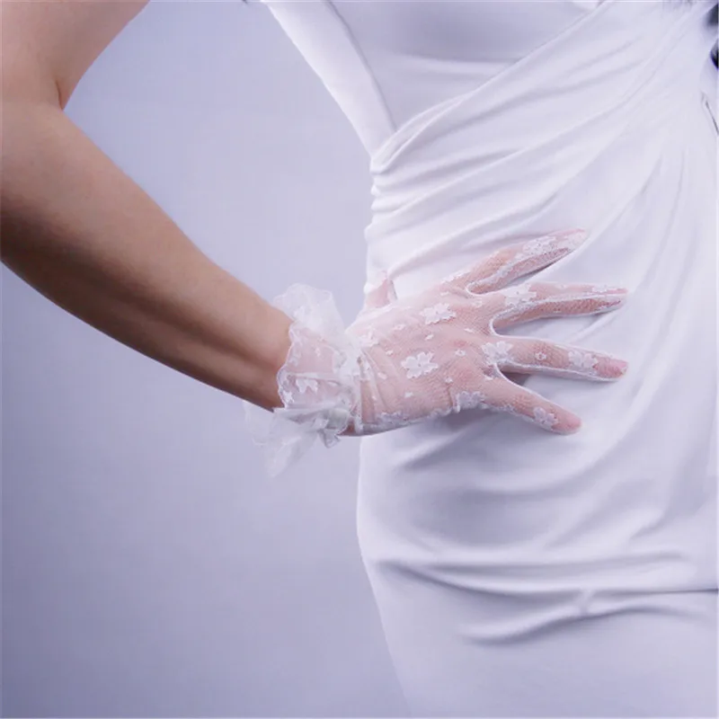 Кружевные перчатки из сетчатой ткани с кружевной отделкой и короткая Стиль