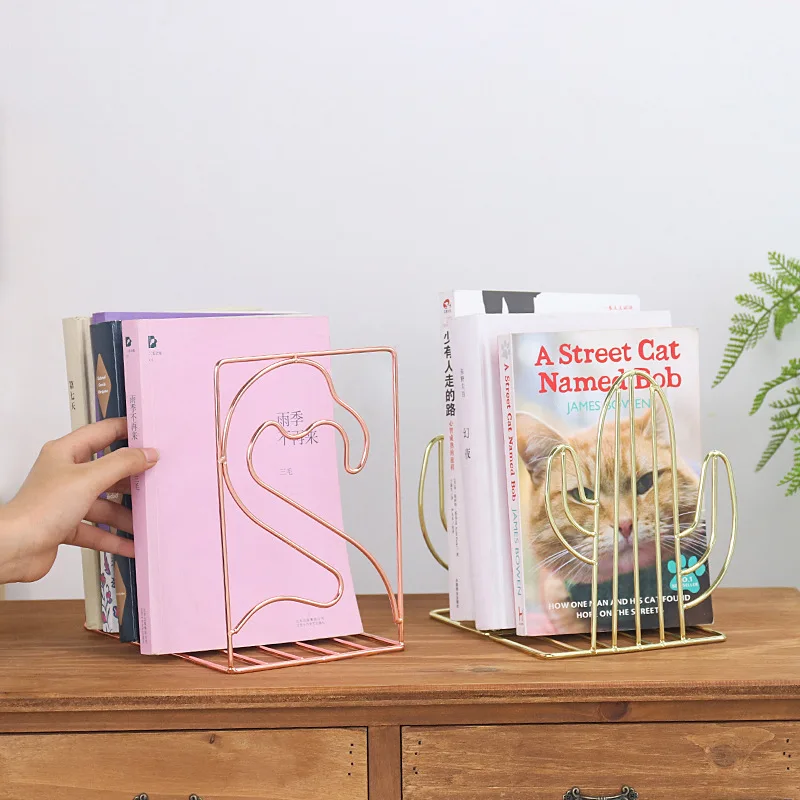 Golden Geometric Bookshelf Creative Metal Love Cactus Flamingo Shape Design Book Magazine Decoration Holder Office Desktop Shelf | Дом и сад
