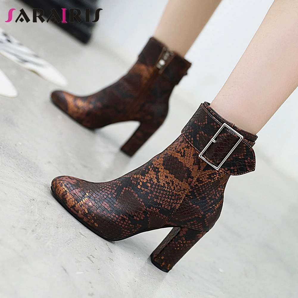 SARAIRIS/Лидер продаж Модные ботильоны со змеиным узором в западном стиле Элегантные