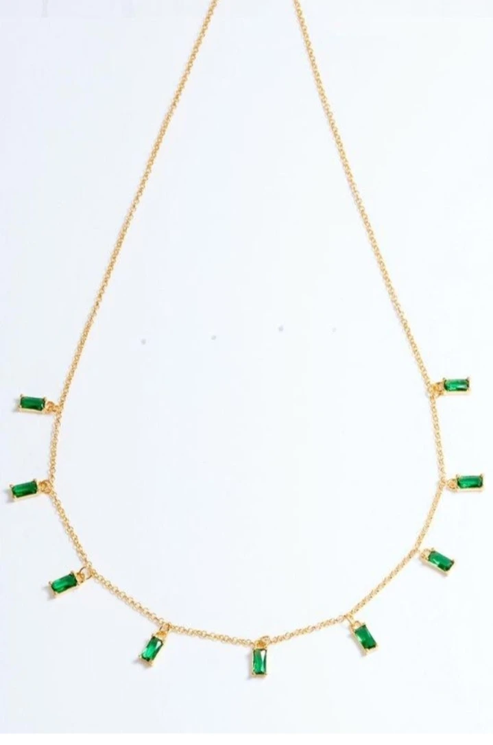 ?? 50pcsrubyエメラルドチョーカードロップブラブラステートメントネックレス宝石赤、緑石チャームペンダントネックレス女性