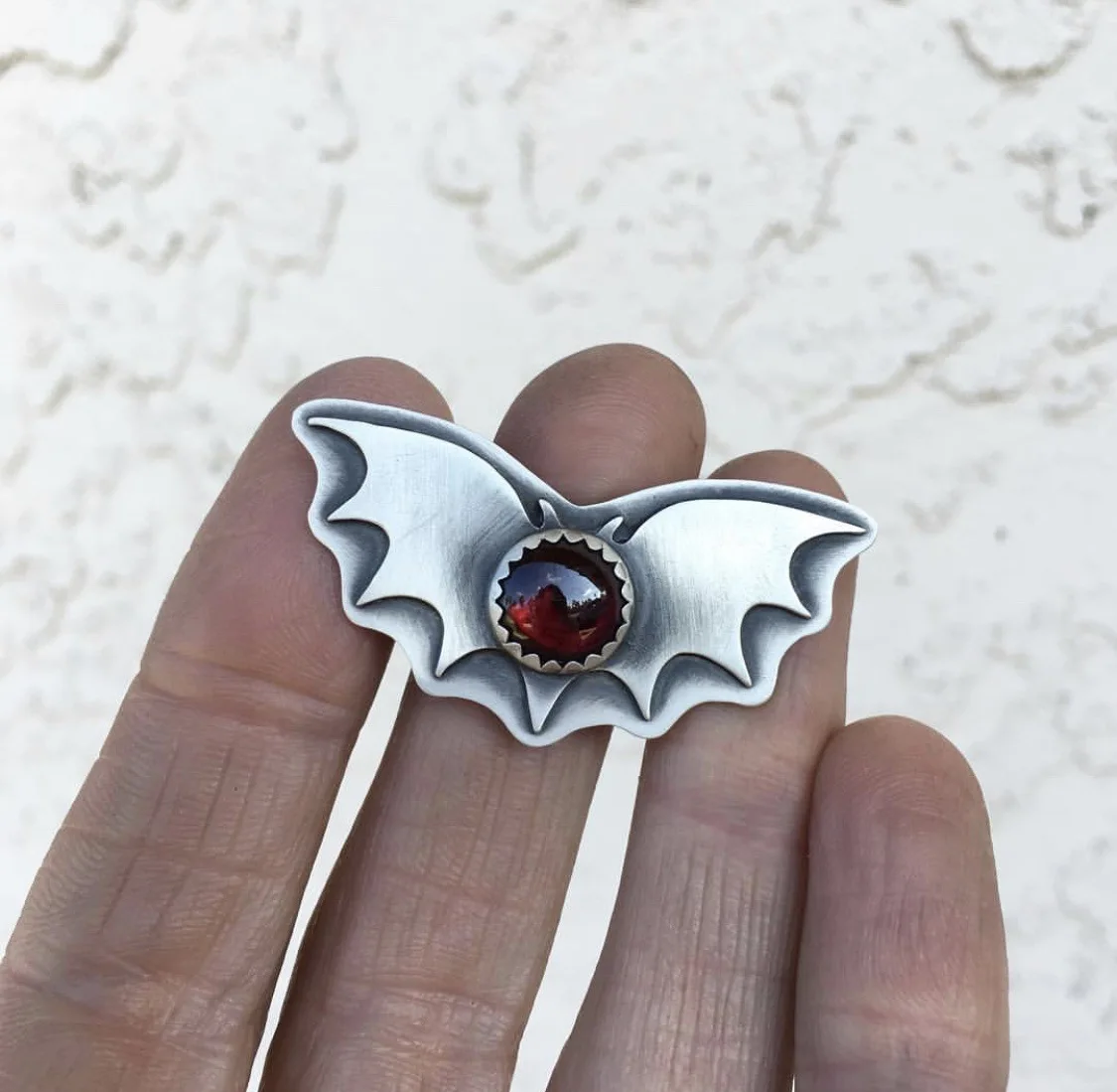

Creative Vintage Animal Bat Wings Design with Inlaid Red Crystal Ring for Men Fashion Party Steampunk Halloween Jewelry Gifts