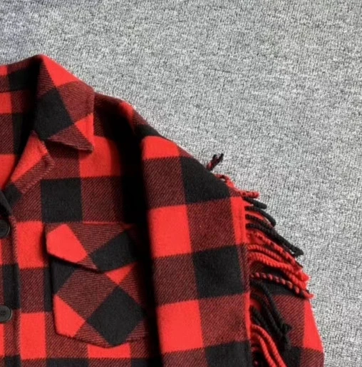

2019 Autumn and Winter Women's Red and Black Plaid Short Tassel Wool Coat Coat