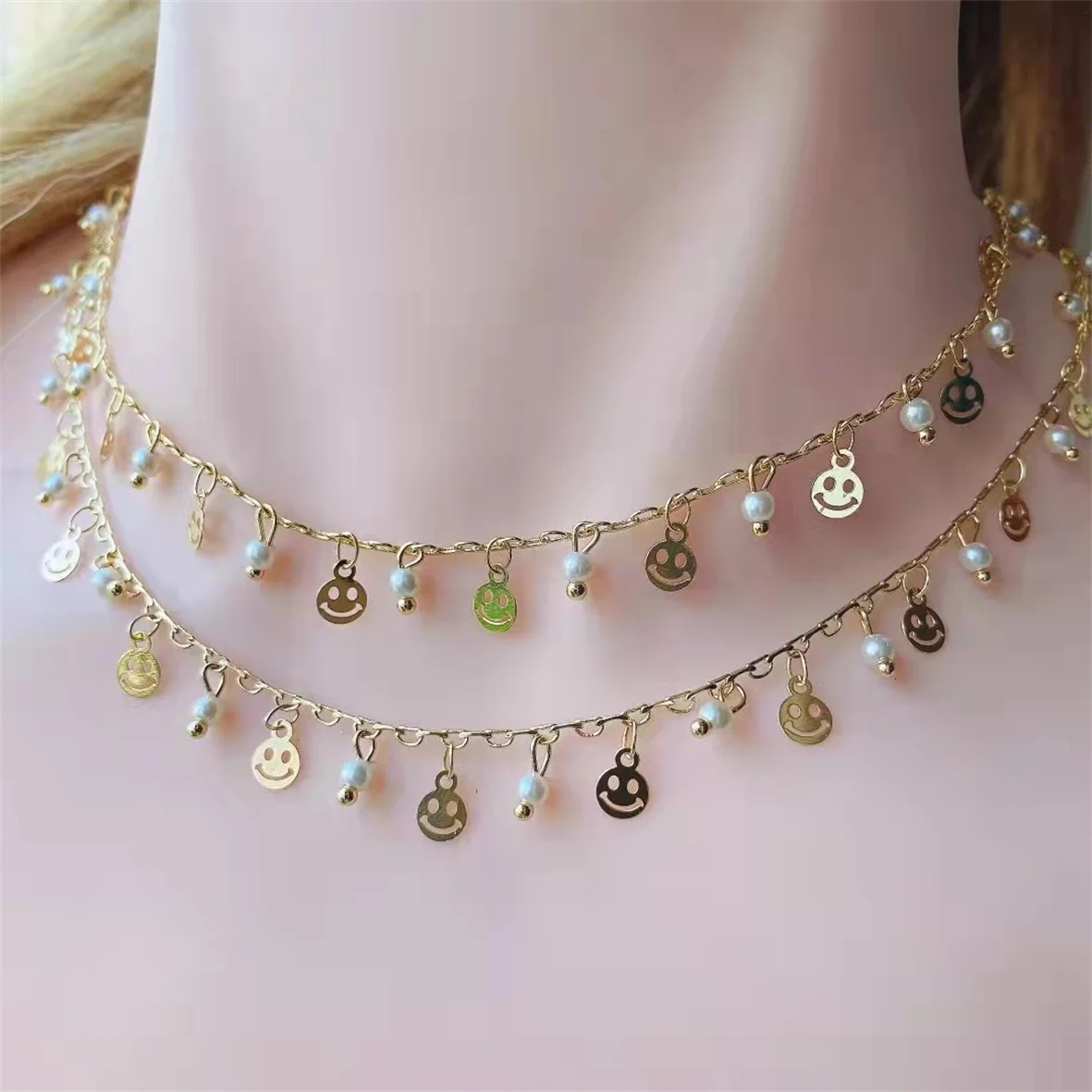 

Женское ювелирное изделие ручной работы, длинная цепочка с золотыми бусинами и жемчужинами