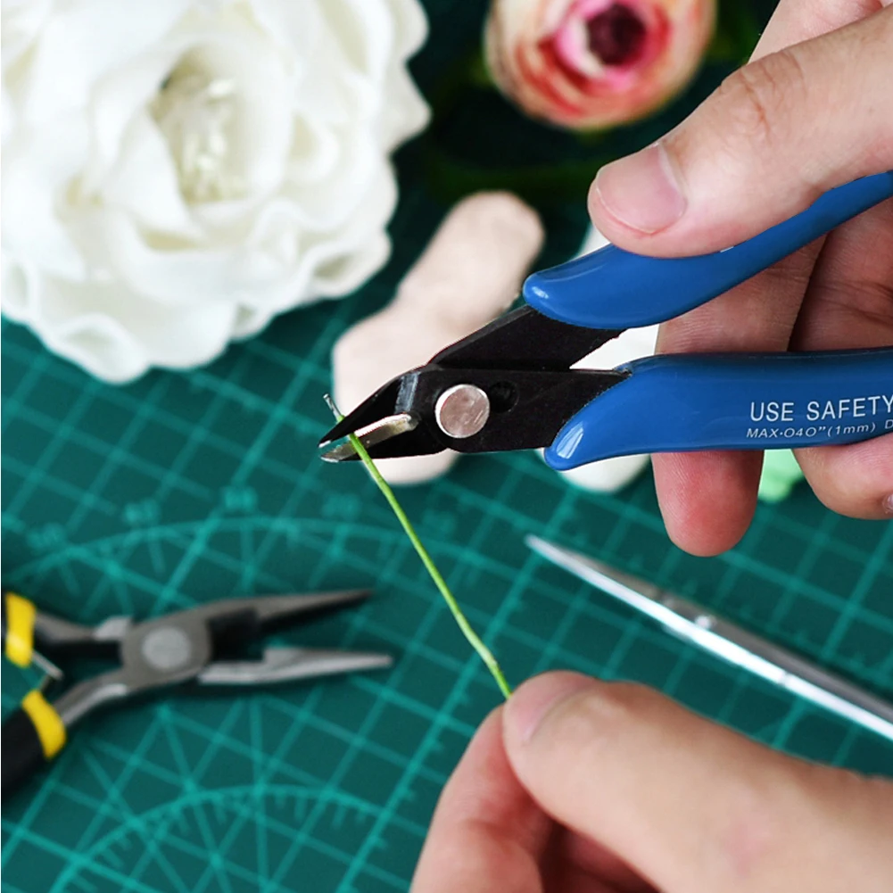 

Electrical Wire Cable Cutter Side Flush Diagonal Cutting Pliers for Electronics Wires Jewelry Screws and DIY
