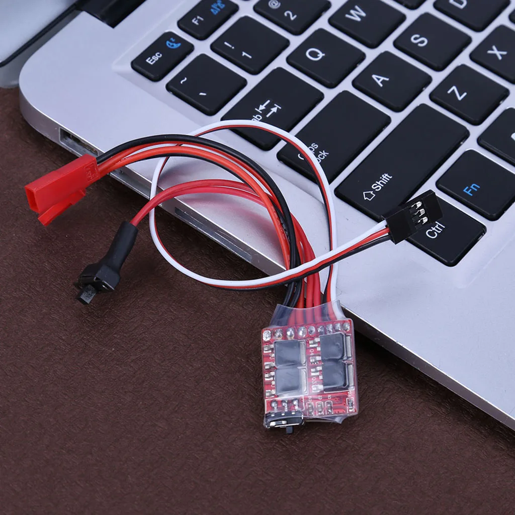 Матовый ESC 20A Li-Po 2S с тормозом для RC Crawler Car Boat Tank может работать щеточным двигателем