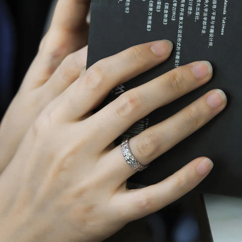 Серебряный цвет смятое Оловянное фольгированное текстурное кольцо Женское