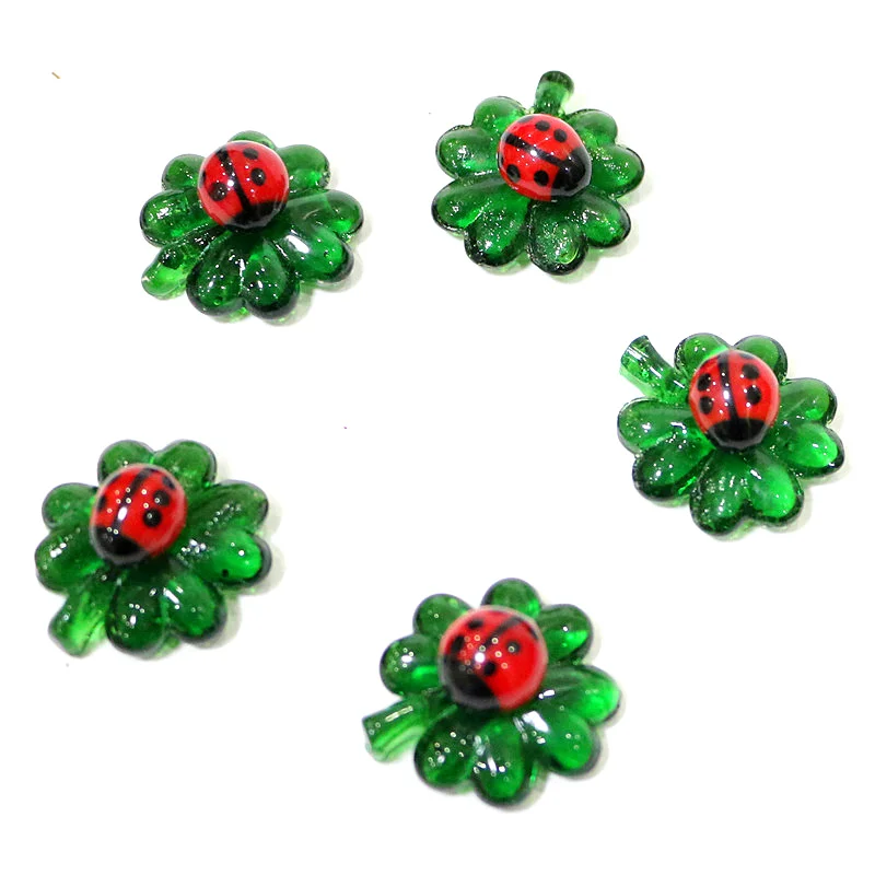 

Миниатюрные стеклянные фигурки божьих коровок на удачу