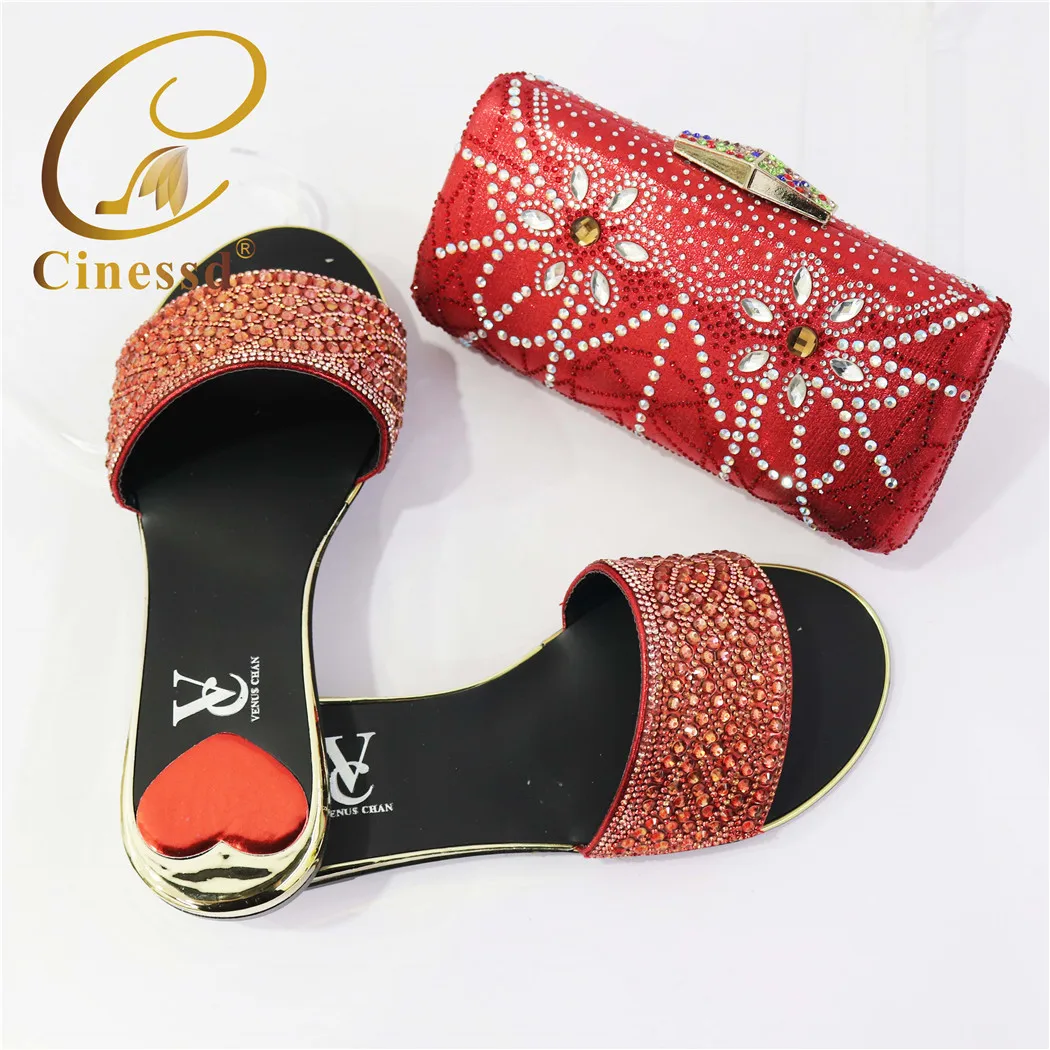 

2021 новый дизайн, комплект весенней одежды; Итальянский Женский комплект из обуви и сумки в красного цвета с босоножками на платформе для сад...