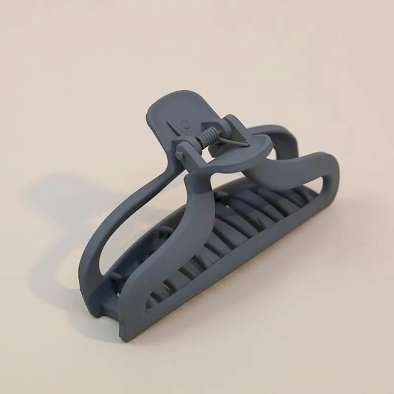 

Girls Jelly Color Hollow Hair Claw Clips For Women INS Korean Girls Plastic Crab For Hair Ponytail Holder Headwear