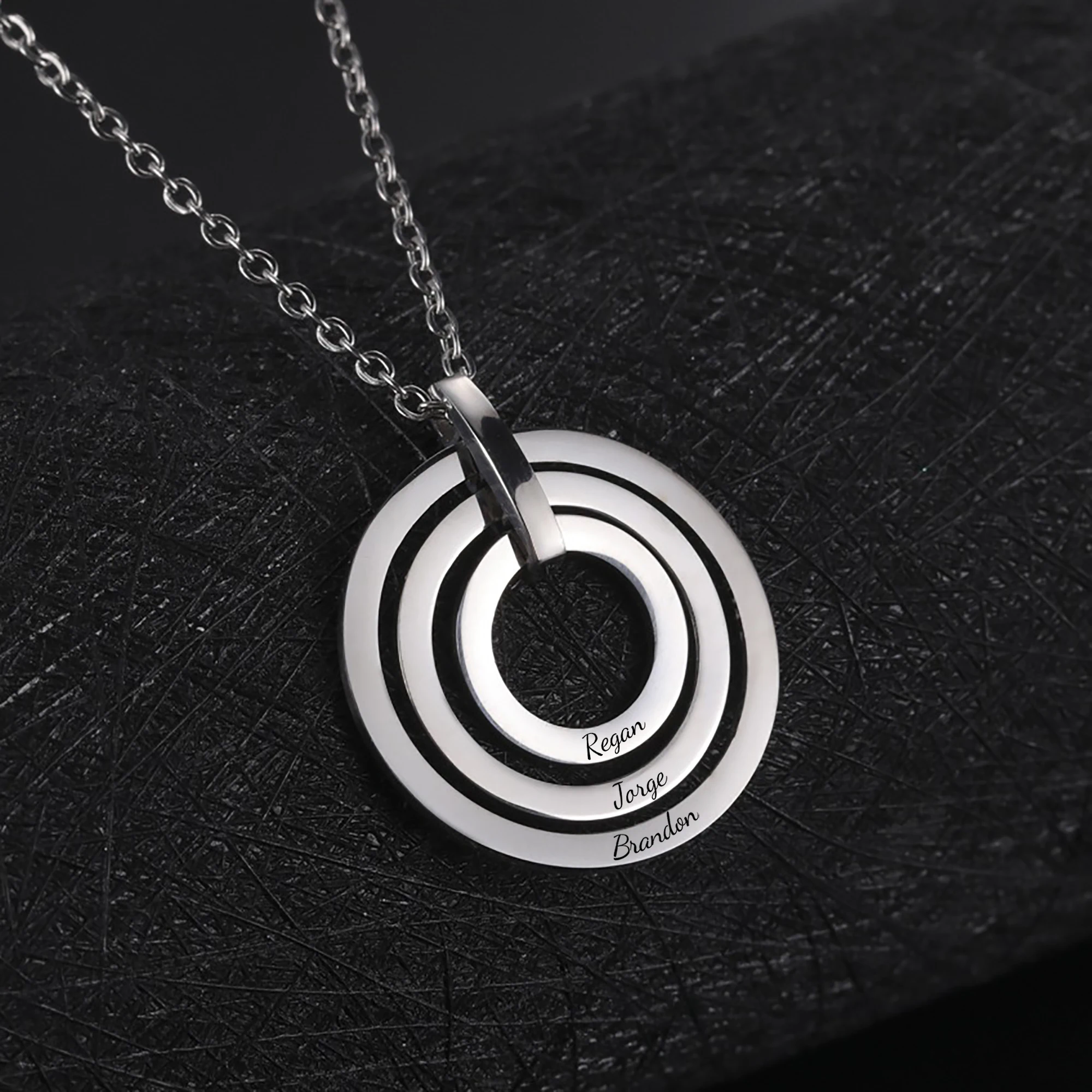 

Custom Name Engraved Round Pendant Stainless Steel Necklace Personalized Family Couple Necklaces Anniversary Jewelry Charm Gifts