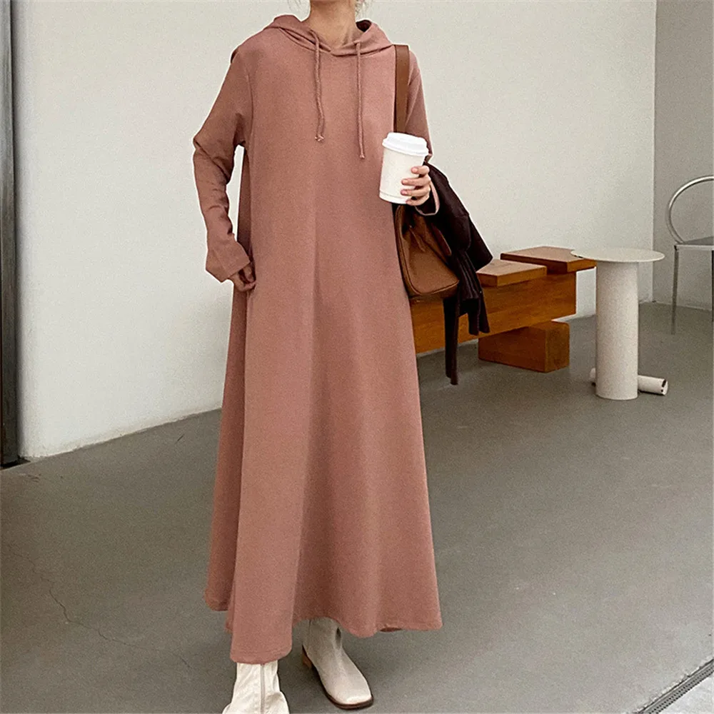 Женское платье-свитер с капюшоном свободное однотонное длинное платье в