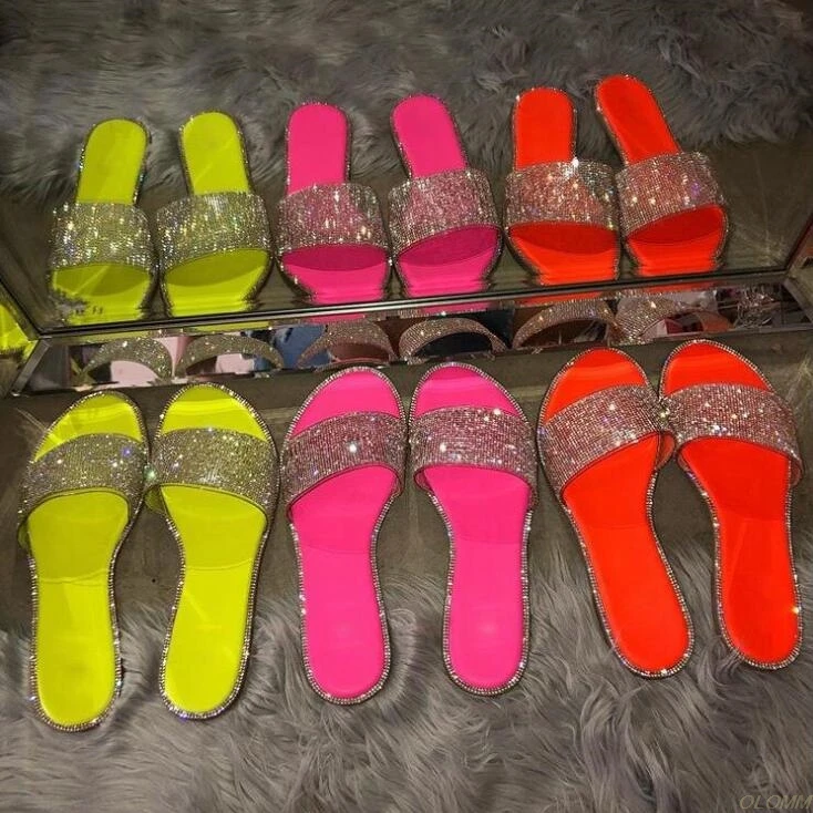 

2020 New Summer Women Crystal Slippers Glitter Flat Bling Female Candy Color Flip Flops Outdoor Ladies Slides Beach Shoes