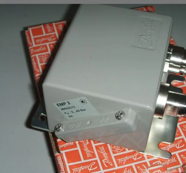 

new and original pressure sensor EMP2 084G2113