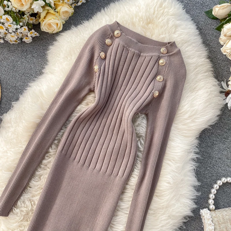 Винтажное женское вязаное платье с золотыми пуговицами весеннее осеннее