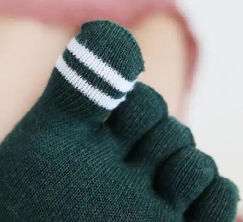 

New Japanese and Korean couples with thick cotton socks and five-toed socksA4