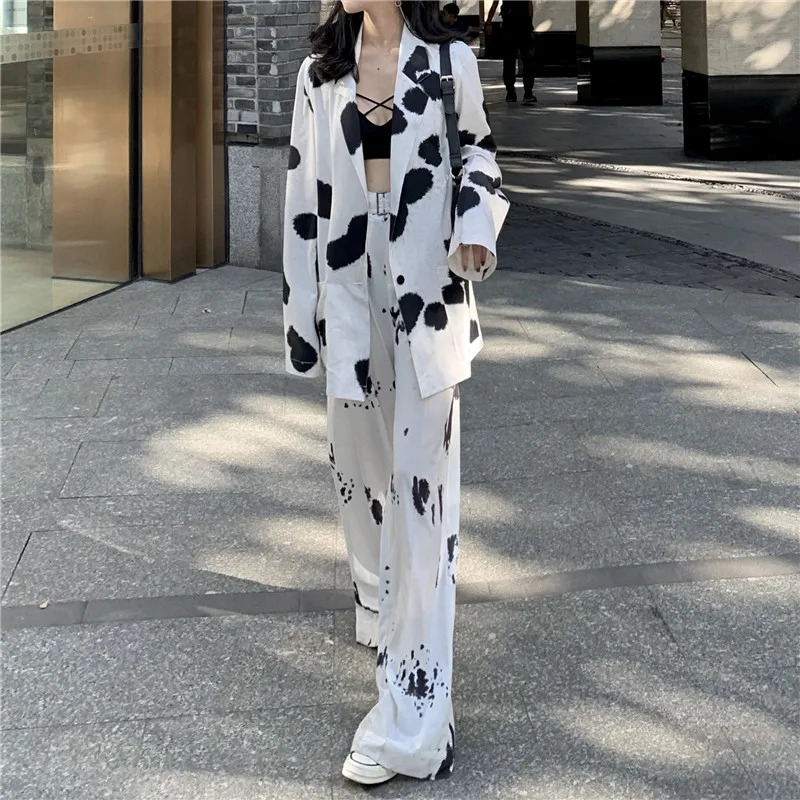 Стильный Корова кожа принтом и штанов с рисунком костюм Для женщин High End