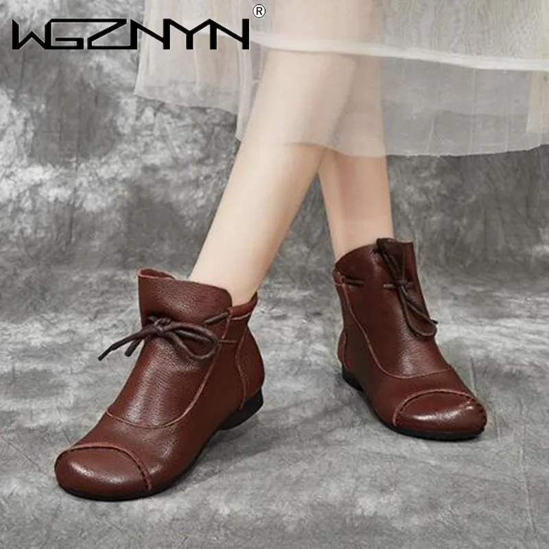 

Женские ботинки ручной работы, из мягкой кожи, на плоской подошве, в национальном стиле, дизайнерские брендовые роскошные ботинки, Осень-зим...