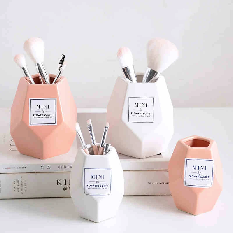 

Nordic Makeup Brush Bucket Fruit Fork Storage Cosmetic Lipstick Comb Eye Shadow Storage Pencial Holder Desktop Organizer